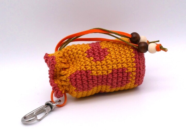 Häkelanleitung Leckerlibeutel und Kotsäckchen Spender