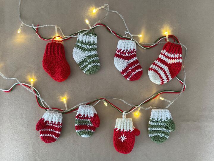 Christmas tree garland crochet pattern, baby socks mittens mantel decor