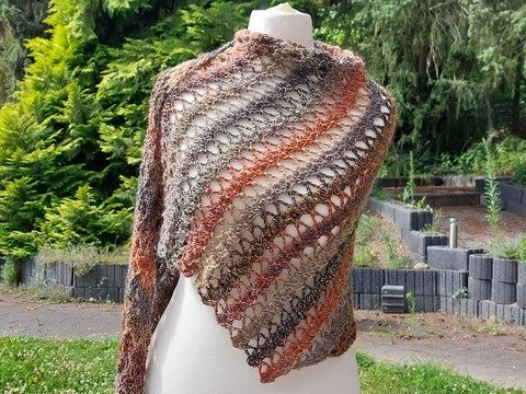 Häkelanleitung asymmetrisches Dreiecktuch Lako