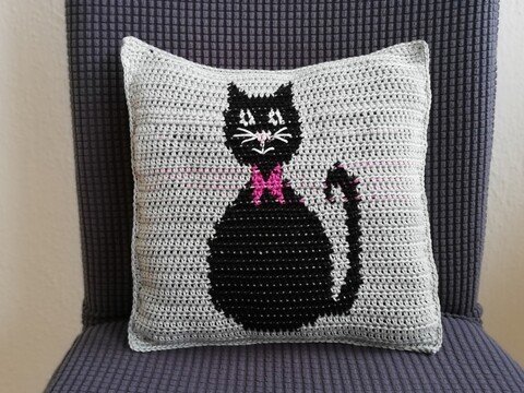 Kleines Kissen mit Katzenmotiv