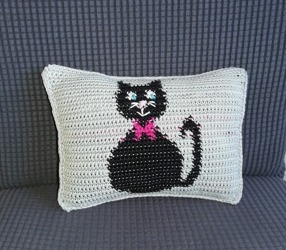 Kleines Kissen mit Katzenmotiv - Bild 3