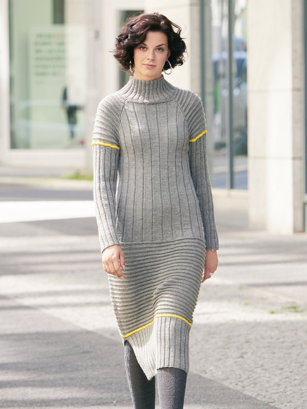 Graues Kleid mit verschiedenen Rippenmustern und gelben Details