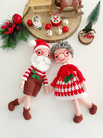 Frau Nikolaus (Mrs. Claus)