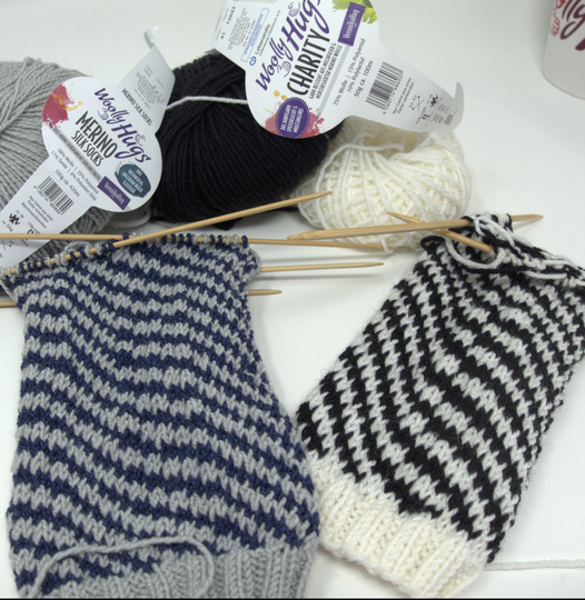 Illusions-Socken in 2 Garnstärken und mit 2 Größentabellen