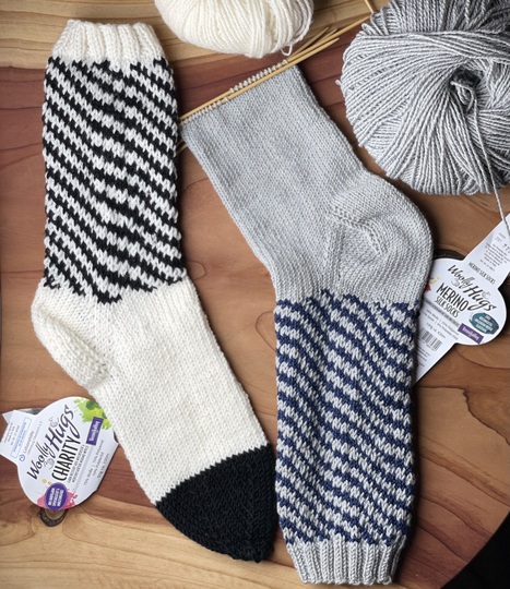 Illusions-Socken in 2 Garnstärken und mit 2 Größentabellen