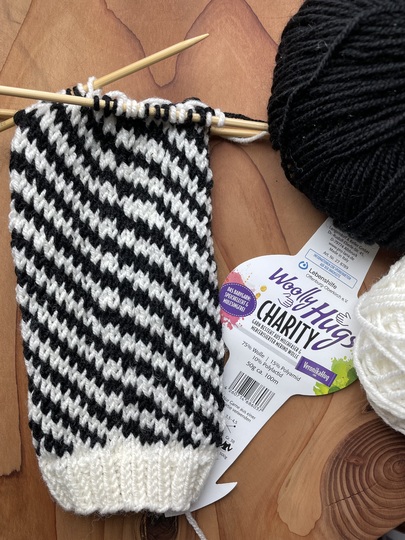 Illusions-Socken in 2 Garnstärken und mit 2 Größentabellen