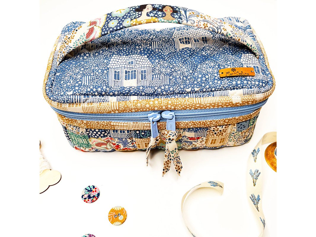 Nähkästchen zur Aufbewahrung z.B. von Nähzubehör, Garnrollen, Häk