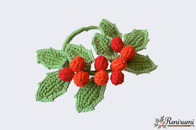 Crochet Pattern Holly Wreath
