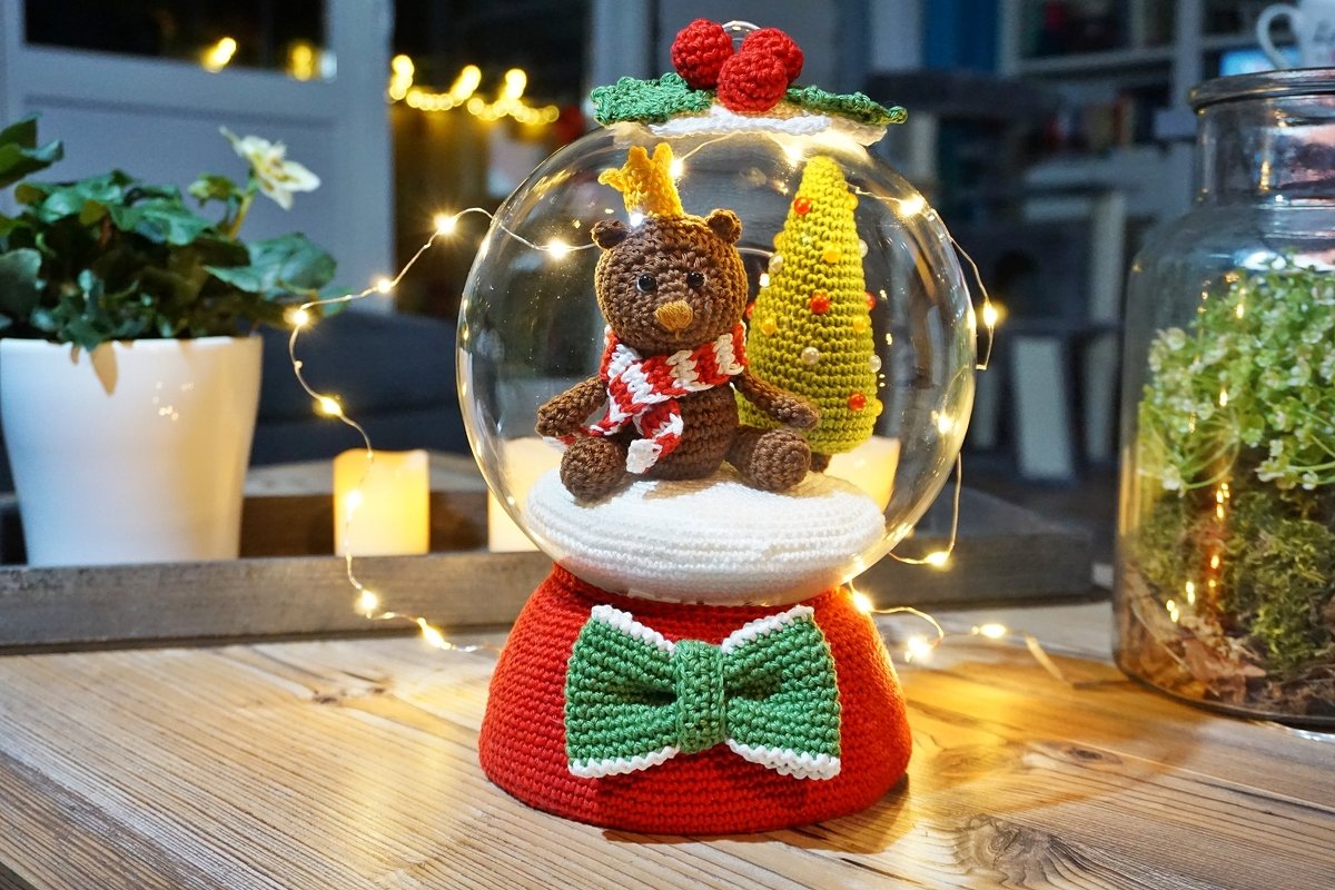 Häkelanleitung Schneekugel mit Berliner Bär und Weihnachtsbaum, PDF Datei