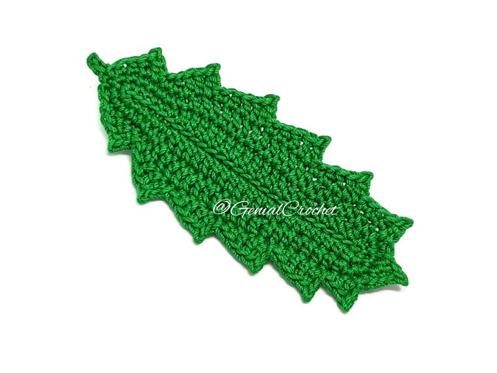 Holly Berry Decor Crochet Pattern - Christmas Applique