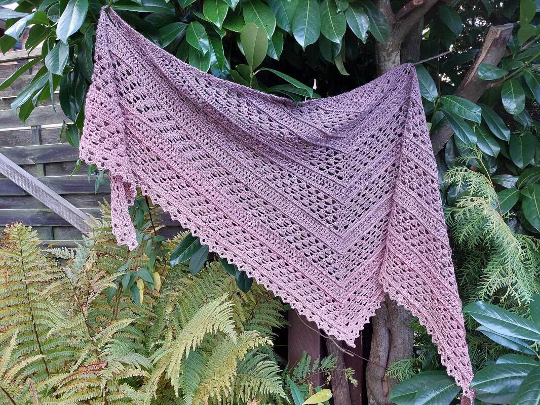 "TeVau" - ein "fernsehtaugliches", elegantes Dreieckstuch in flacher Form - Bild 2