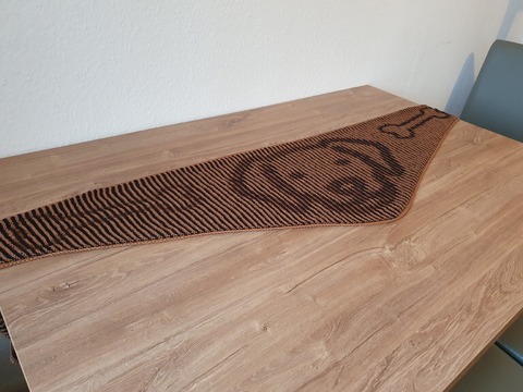 Dog, Shadow Knitting, Illusion Knitting, Flat Motif Shawl