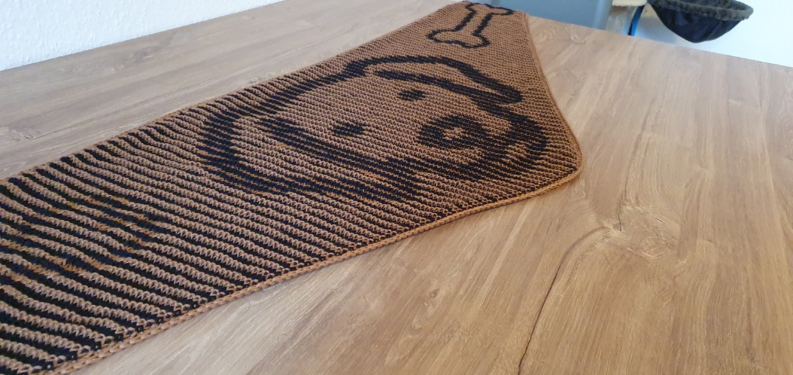 Dog, Shadow Knitting, Illusion Knitting, Flat Motif Shawl