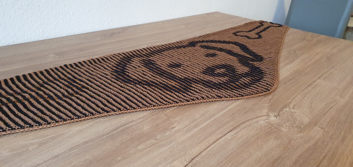 Dog, Shadow Knitting, Illusion Knitting, Flat Motif Shawl