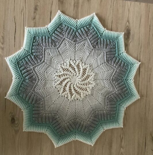 Crochet pattern  star Mira