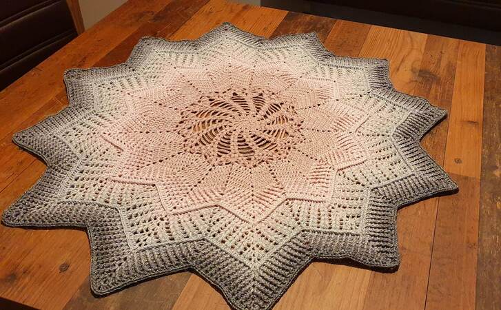 Crochet pattern  star Mira