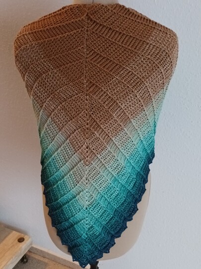 Häkelanleitung für das Dreieckstuch "only Stripes"