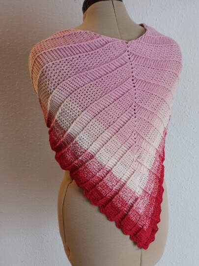 Häkelanleitung für das Dreieckstuch "only Stripes"