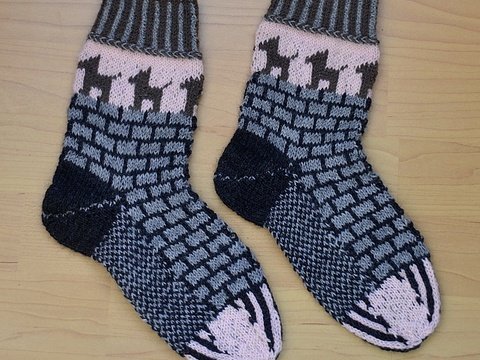 Anleitung Sockenmuster Hundespaziergang mit mehreren Fäden