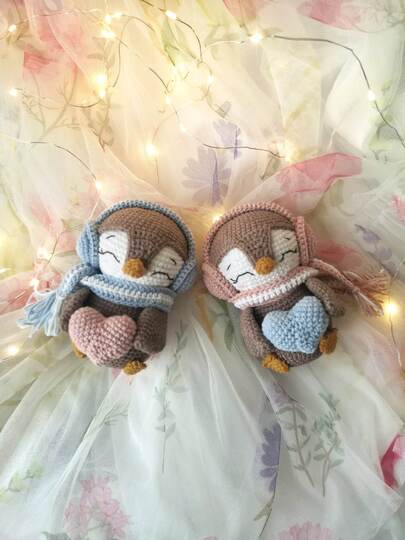 Valentine`s Day penguin lovebirds amigurumi