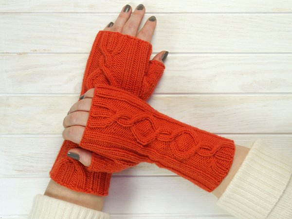 Fingerless mitts, hand cuffs Greti, knitting pattern