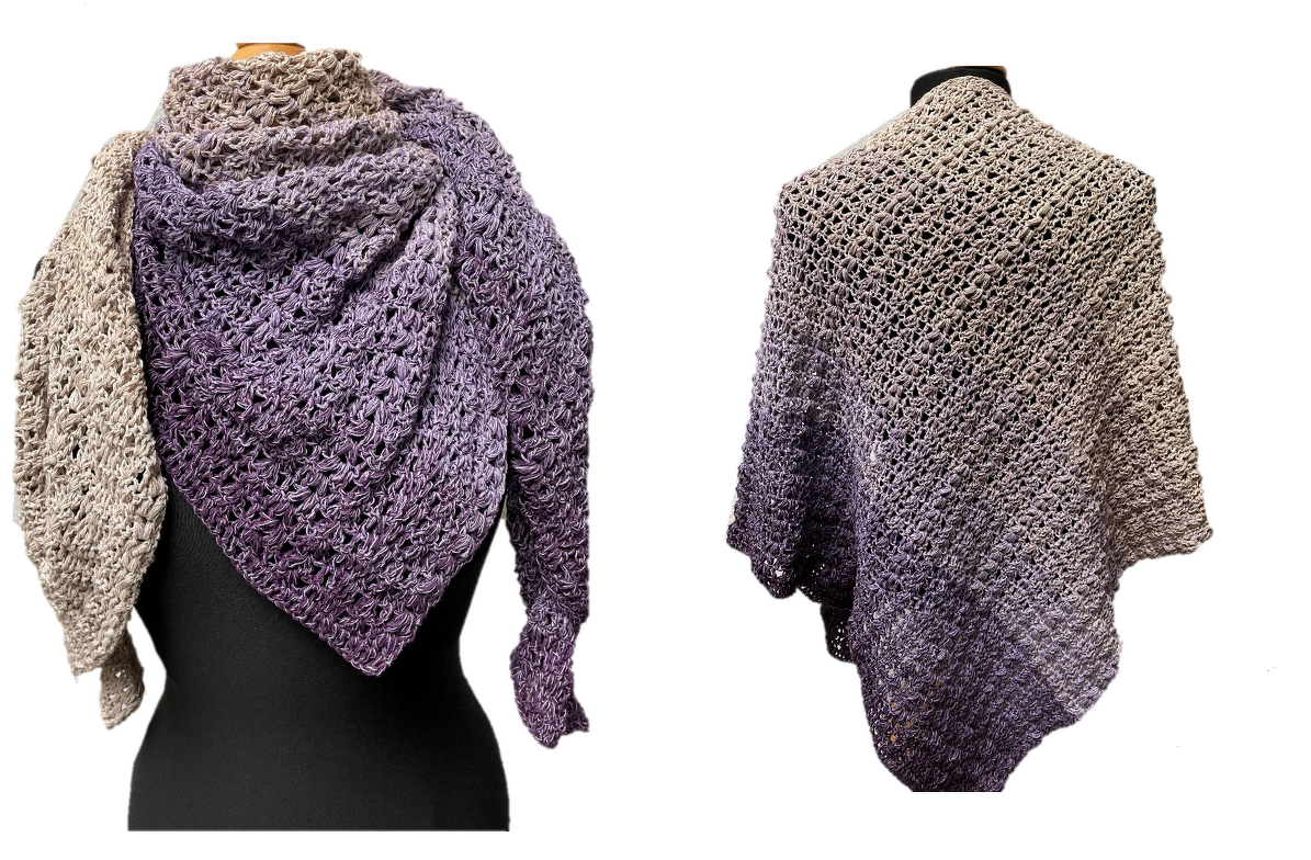 Gehäkeltes Dreieckstuch in Lila-Beige auf Schneiderpuppe, Vorder- und Rückansicht