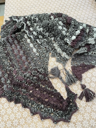 "Zawadi" - Dreieckstuch asymmetrisch - Häkelanleitung