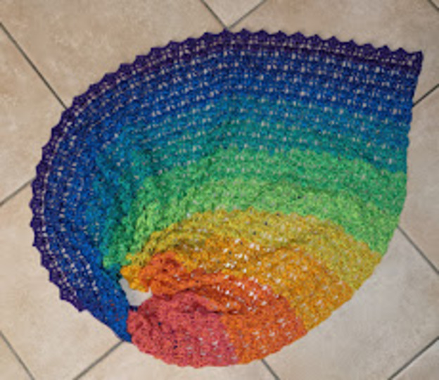 "Zawadi" - Dreieckstuch asymmetrisch - Häkelanleitung