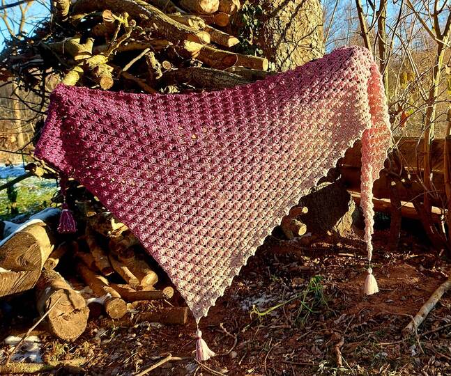 "Zawadi" - Dreieckstuch asymmetrisch - Häkelanleitung