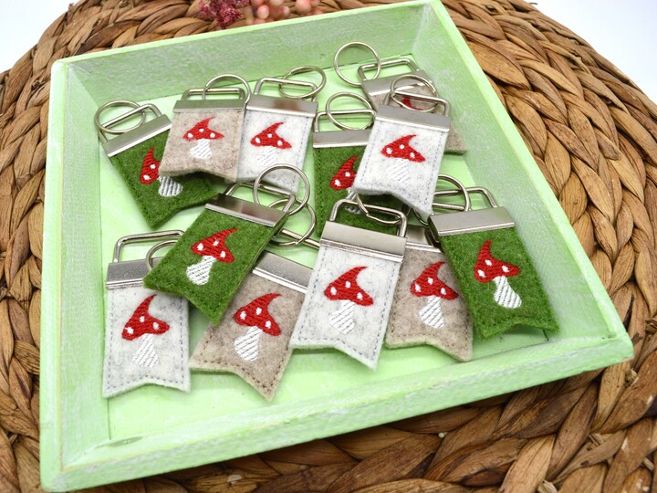 Stickdatei Schlüsselanhänger Fliegenpilz Glücksbringer