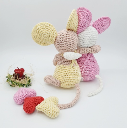 Tiffy the Mouse in Love | Amigurumi Crochet Pattern PDF