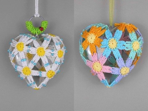 Blumen-Herz Dekohänger für Tür, Wand & Fenster - einfach aus Wollresten