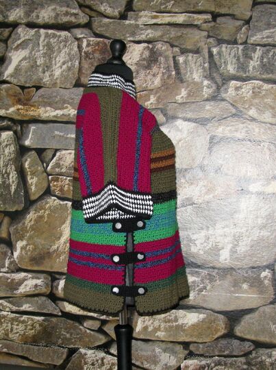 Häkelanleitung Halb Poncho Halb Pullover Figur-Schmeichler aus Wollreste