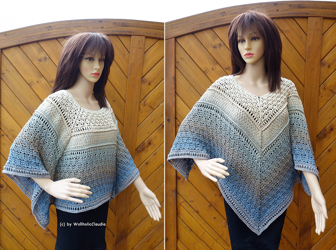 Schaufensterpuppe mit gehäkeltem Poncho-Pullover in Creme bis Blau vor Holzwand