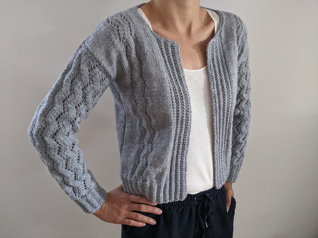 Strickanleitung Jacke mit Wellenmuster