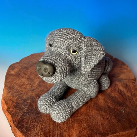 Crochet pattern lying Labrador amigurumi dog