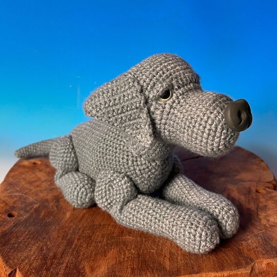 Crochet pattern lying Labrador amigurumi dog