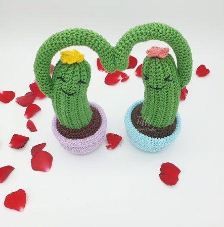 Cactus Jewelry Holder: Crochet pattern