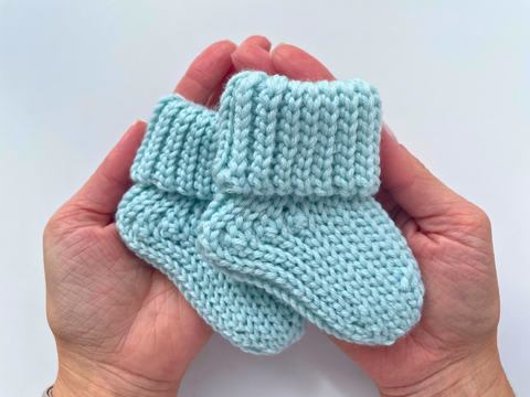 Сrochet Baby Socks Pattern – Ribbed Socks – 3 Sizes