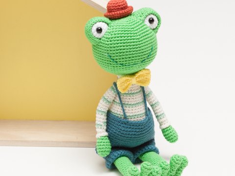 Frog crochet pattern, amigurumi frog pattern