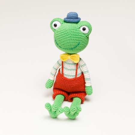 Frog crochet pattern, amigurumi frog pattern