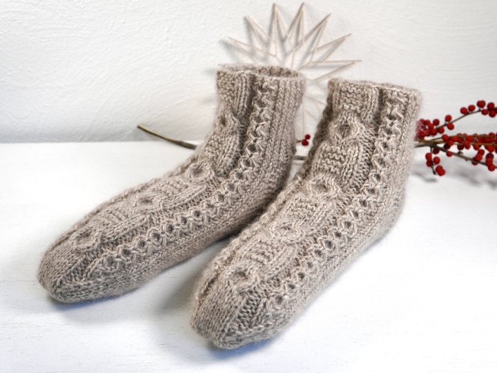 Slippers "Candlelight Socks", Size US 4.5 - 9.5, UK 3 - 8