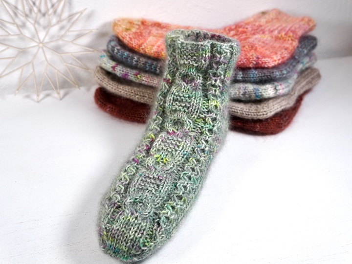 Slippers "Candlelight Socks", Size US 4.5 - 9.5, UK 3 - 8