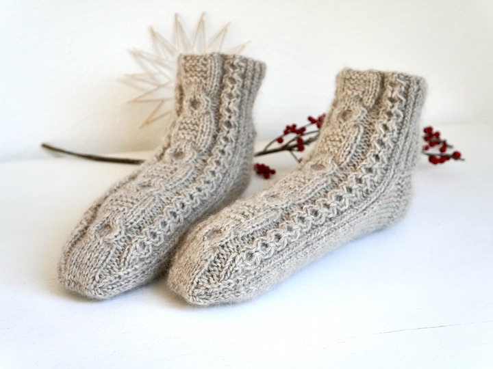 Slippers "Candlelight Socks", Size US 4.5 - 9.5, UK 3 - 8