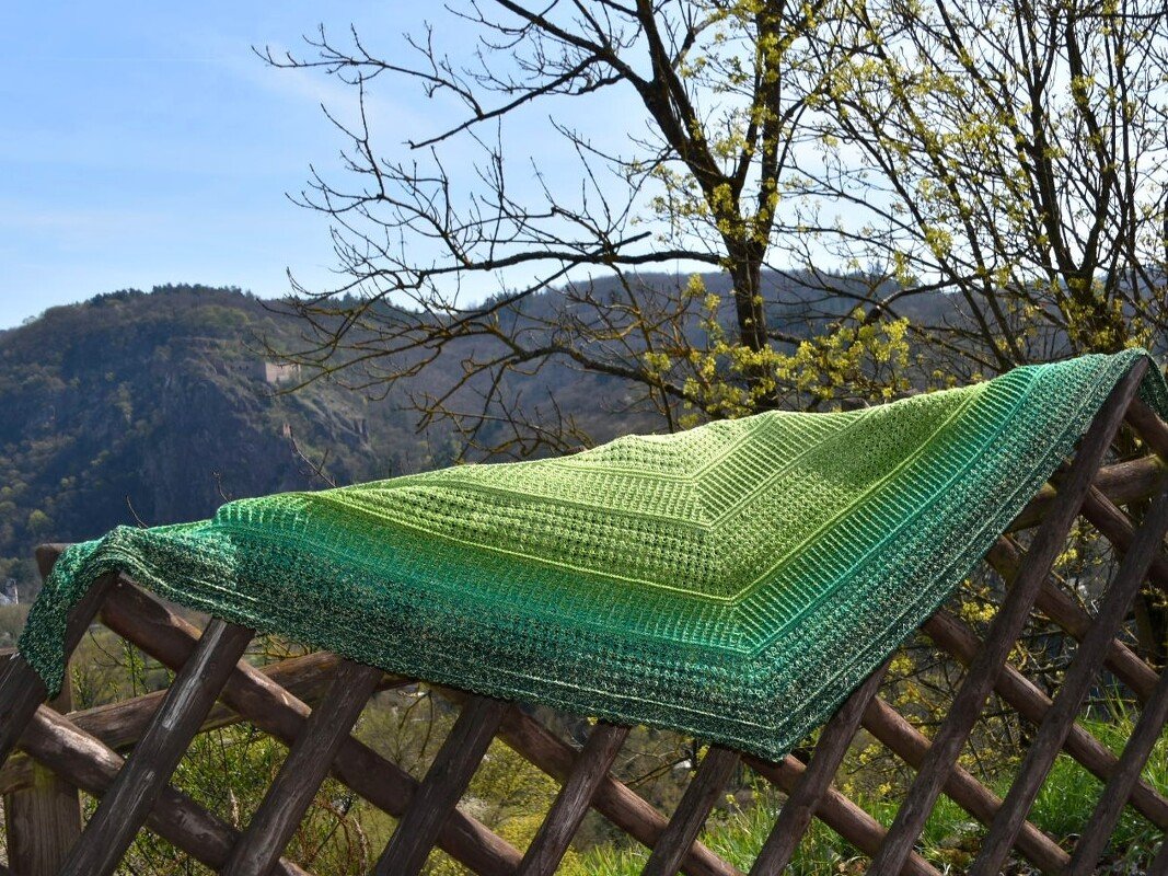 Smart Sue - Häkelanleitung flaches Dreieckstuch - Bild 22