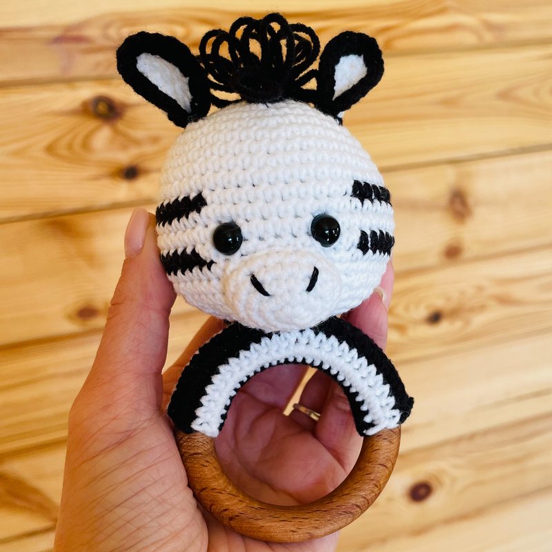 Crochet baby zebra rattle amigurumi pattern, baby toy with teether ring - Image 2