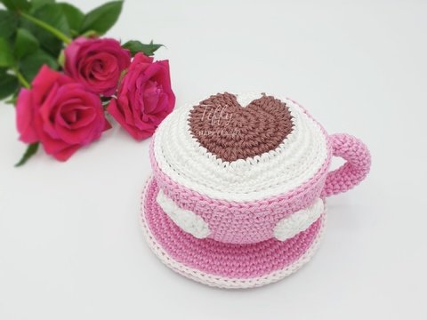 Heiße Kakaotasse mit Herz Latte Art Häkelanleitung PDF