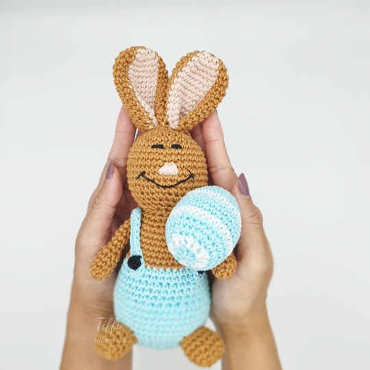 The Cute Bunny Girl and Boy with a Easter Egg | Amigurumi Easter Pattern