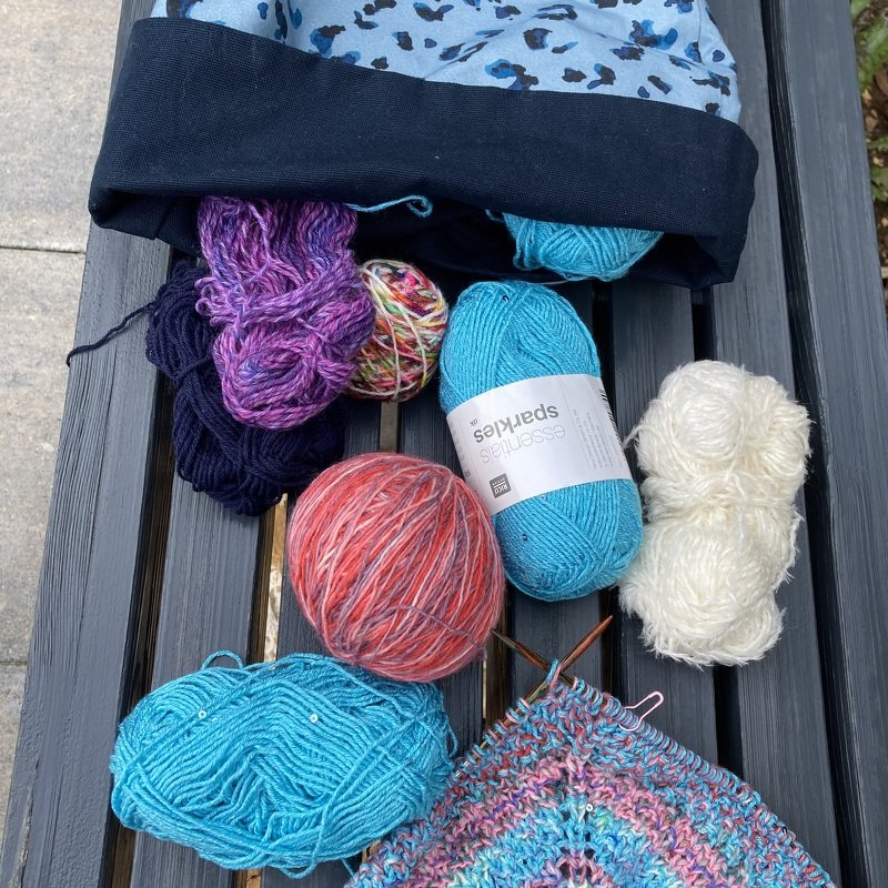 Scrappy Winter - Shawl - Image 4