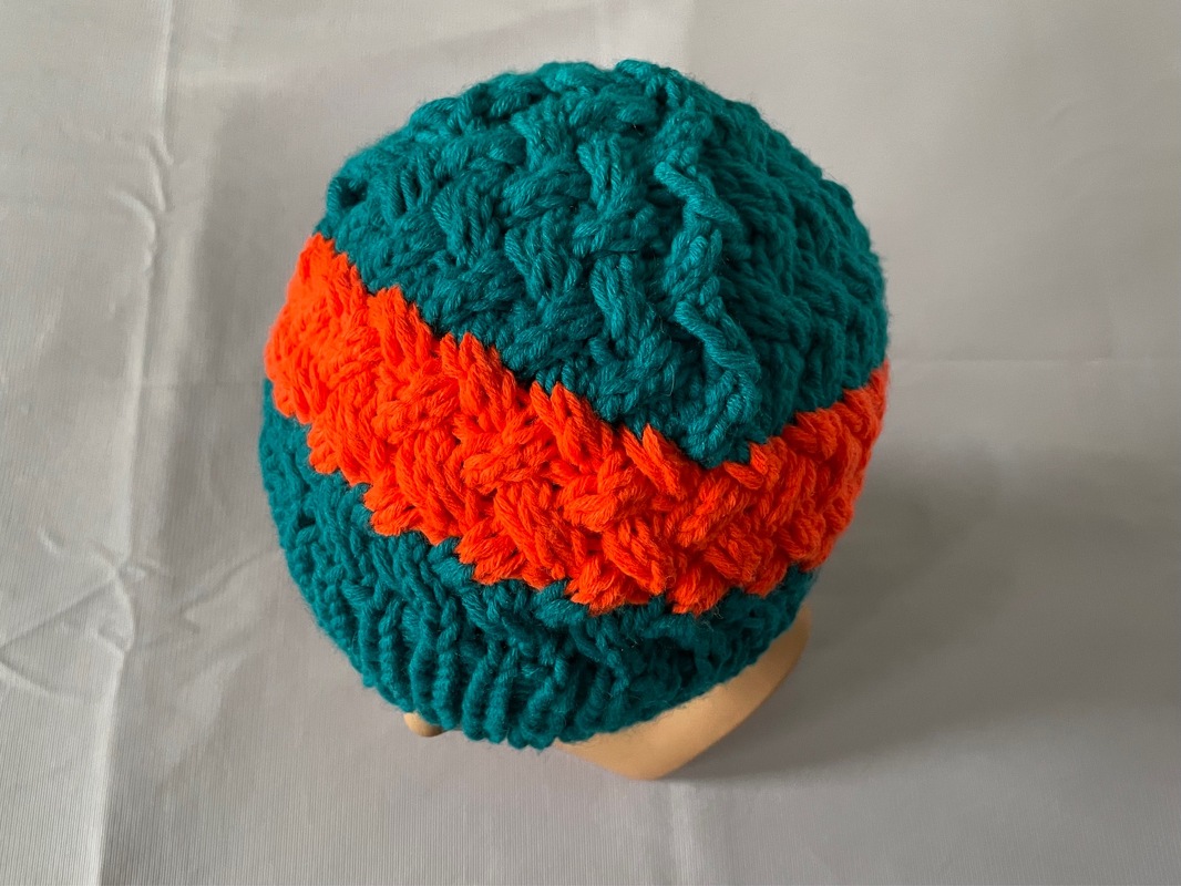 Strickmuster für trendige Flechtmütze